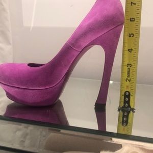 YVES ST LAURENT HEELS